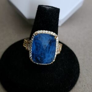 Elegant Blue and Gold Ring